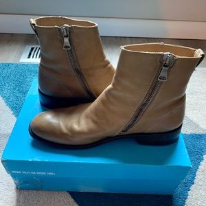 John Fluevog An Gry M03 in gray size 11